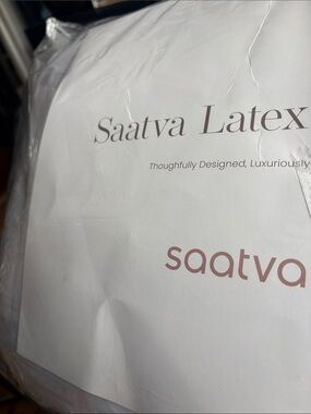 2 pack Saatva Latex Pillow - White NEW